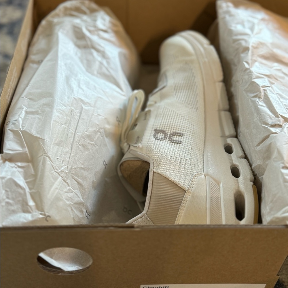 ON Cloudrift Running Sneakers, Women’s Size 9 in Undyed White Sand - Picture 9 of 9